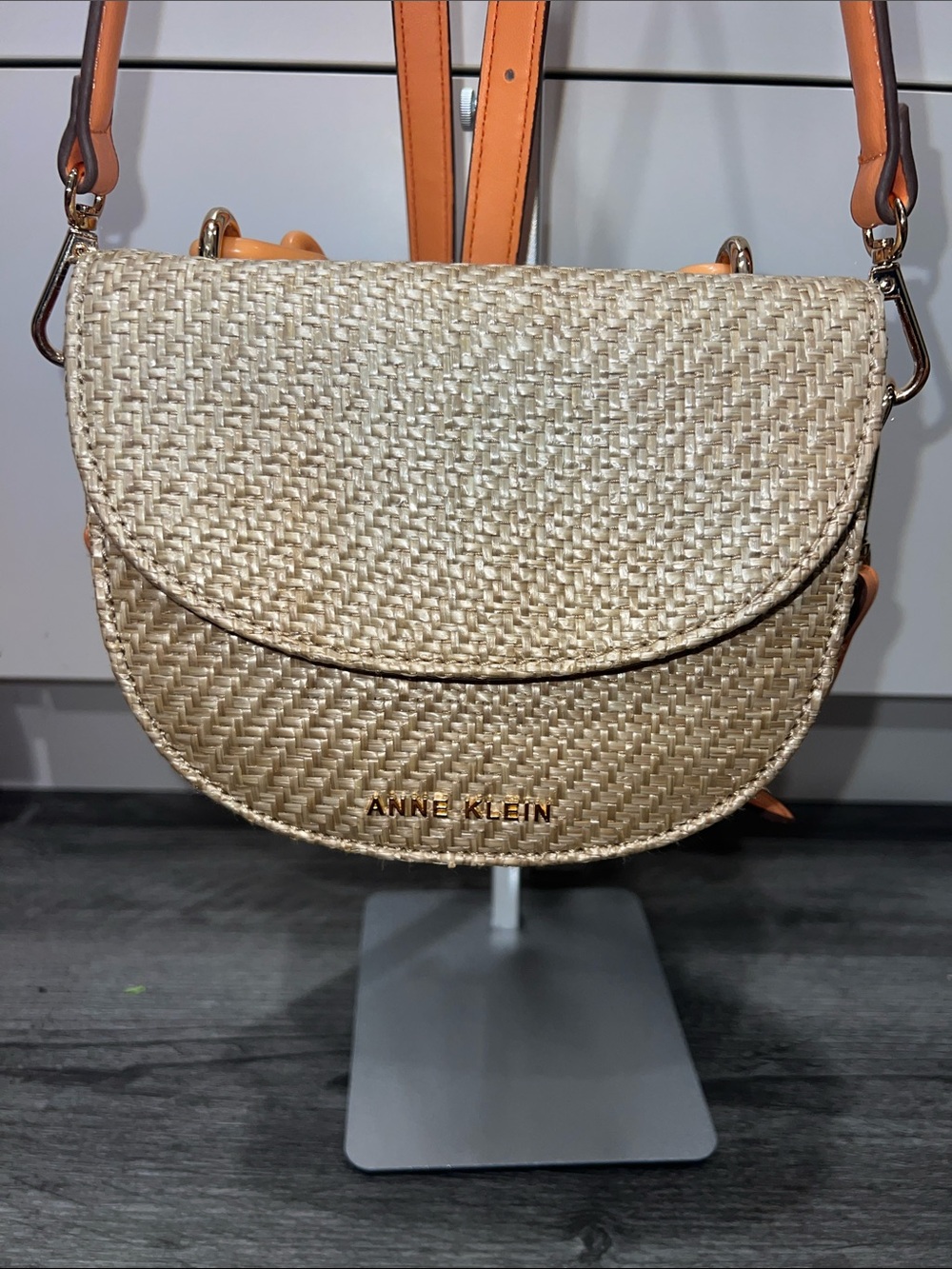 Anne Klein Mini Saddle Straw Crossbody w/ Peach/Coral Straps - Picture 5 of 10